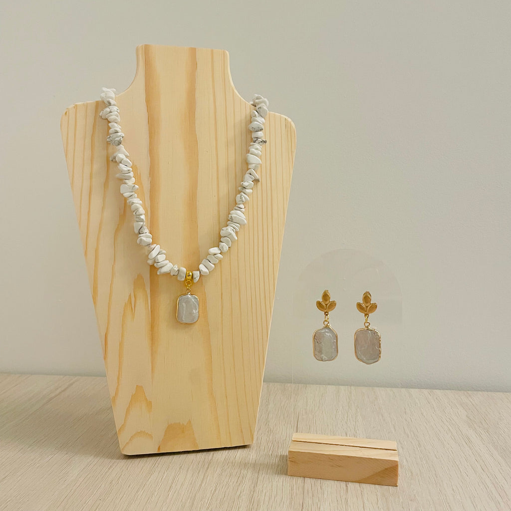 Conjunto Isabel Blanco + Pendientes Cortos