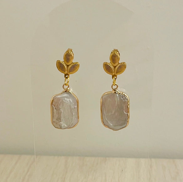 Conjunto Isabel Blanco + Pendientes Cortos